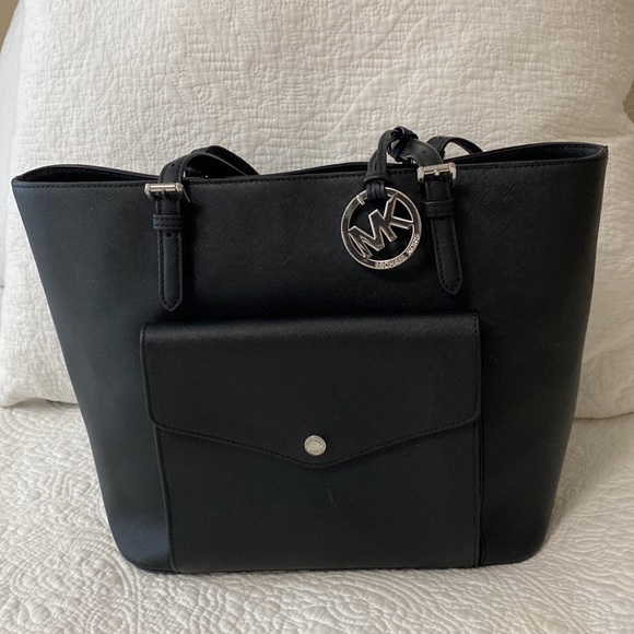 Michael Kors - Saffiano Leather Structured Tote - Picture 7 of 17